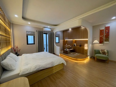 Thạch bàn, ngọc trì  dt 45m - mt 5,5m xây 5 tầng lô góc siêu siêu đẹp  hơn 9 tỷ cho có 2