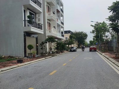 Chính chủ bán đất mặt đường hồ tùng mậu- tp. hải dương 2