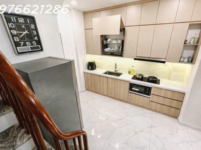 Rẻ vô địch -bán nhà đẹp việt hưng   30m    5 tầng   full nội thất  7 tỷ   ô tô gần   nhà nở hậu 1