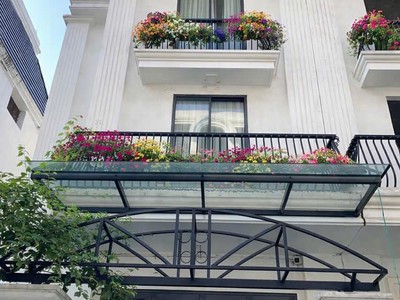 Bán nhà 12 tỷ như biệt thự- nam đuống-75 m2 - full nội thất-ô tô tránh 0