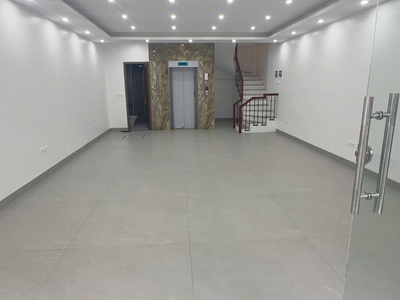 Cho thuê nhà liền kề a10 nam trung yên gần nguyễn chánh nhà mới, thang máy 1