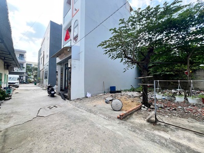 Chính chủ bán đất vị trí kinh doanh   ngay cổng chợ đêm linh trung 1