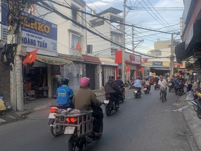 Chủ ngộp bán dãy trọ 10 phòng -  xe tải đậu cửa - đường số 9 - linh tây - thủ đức 4