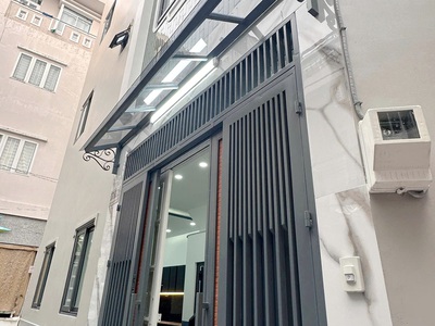 2 lầu st/4pn dương bá trạc p.hưng phú  p1q8 0