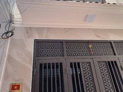 Mặt ngõ rộng   thông các ngả - cách ô tô 50m   gần hồ tây lộng gió   full mội thất 33,4m2. 0