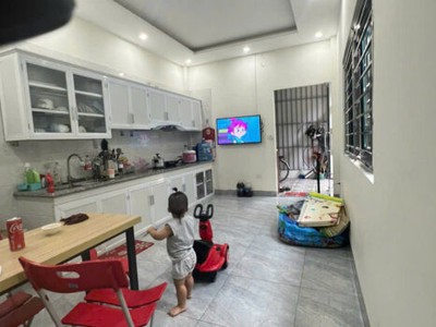 Cho thuê phòng tầng 2 nhà số 71 trần hòa, định công, hoàng mai, hn 2