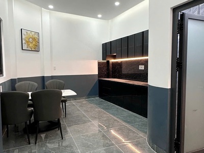 2 lầu st/4pn dương bá trạc p.hưng phú  p1q8 1