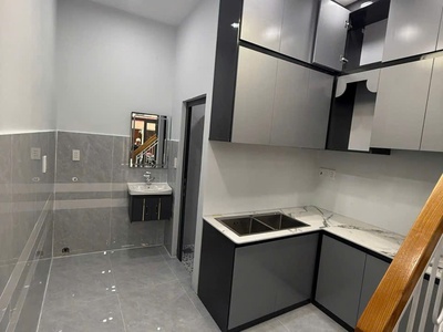 Nhà mới rất đẹp 2 tỷ xíu sổ hồng riêng trung mỹ tây 05  gần tô ký q12 2