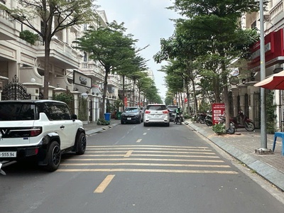 Nhà phố mtkd 5 lầu có hầm ngay kdc cityland p10 ngang 5m 100m2 view lotte mart 25 tỷ. 1