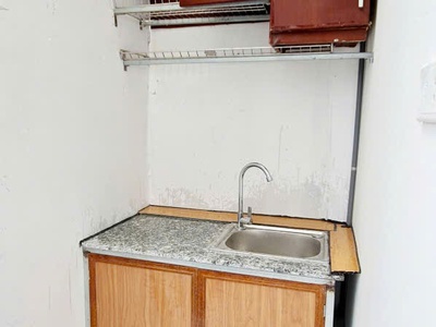 Cho thuê phòng khép kín 30m2 giá 4 triệu ngõ 98 hạ yên quyết 4