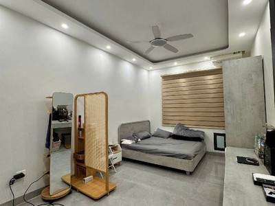 Mặt ngõ rộng   thông các ngả - cách ô tô 50m   gần hồ tây lộng gió   full mội thất 33,4m2. 3