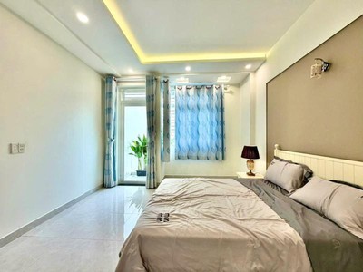 Bán nhà đường trương công định    p14,tân bình  6,5x15m, 86 tr/m2 1