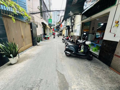 Gấp về quê đón tết nhà đồng nai p15 quận 10. ngang 5.8m dài 10m. vị trí  kinh doanh 3 tầng chỉ 12.5 1