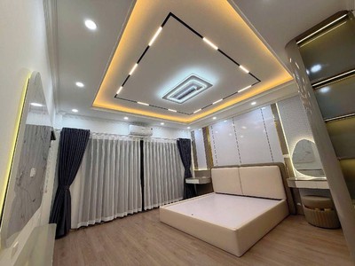 Bán nhà đẹp nguyễn văn cừ- oto- kinh doanh- sát phố- full nội thất-40m 5 tầng - nhỉnh 13 tỷ 1