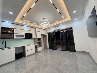 Bán nhà đẹp nguyễn văn cừ- oto- kinh doanh- sát phố- full nội thất-40m 5 tầng - nhỉnh 13 tỷ 2