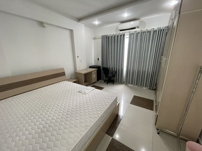 Cho thuê nhà phố Văn Cao  65m2 , 5 p.ngủ khép kín. 5