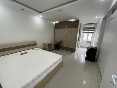 Cho thuê nhà phố Văn Cao  65m2 , 5 p.ngủ khép kín. 6