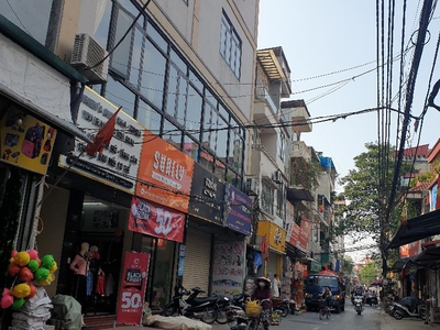 Bán đất tặng nhà c4 - học viên tài chính - dt50m2 - mt4 m - giá hơn 8 tỷ   đường thông , ô tô - 2