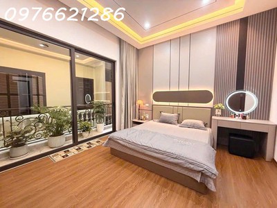 Bán nhà ngọc lâm-dt: 50m2 full đồ trung tâm long biên giá 12.x tỷ x tiểu học 0