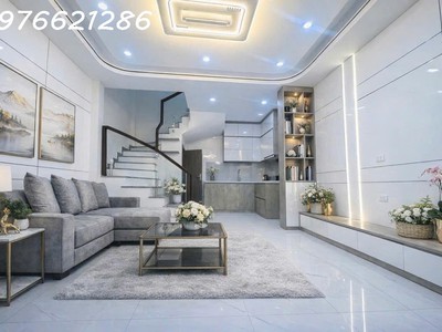 Bán nhà 5 tầng rẻ nhất phúc lợi    33m  - mt 4.5m   5 tầng   giá: 5,6x tỷ gần trường th lê quý đôn 0