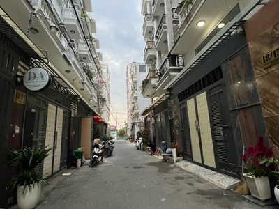 Chính chủ bán nhà 3 tầng, hẻm ô tô thông đường nguyễn văn dung, p.6, giá chỉ 7.5 tỷ, thích hợp ở. 0