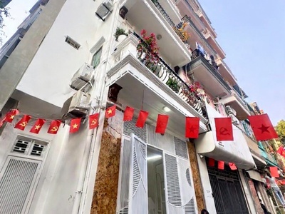 Hoàng hoa thám 38m x4 tầng 13,5 tỷ lô góc,ô tô,kinh doanh,20m ra phố 0