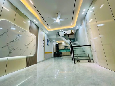 Bán căn nhà 4 tầng ngõ phố Nguyễn Trãi, ph Thành Đông, TP HP, 45m2, mt 4.1m, lô góc, gara 1