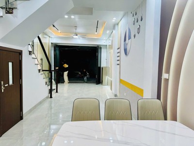 Bán căn nhà 4 tầng ngõ phố Nguyễn Trãi, ph Thành Đông, TP HP, 45m2, mt 4.1m, lô góc, gara 4