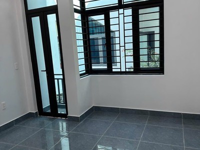 Bán căn nhà 3 tầng có gara oto ngõ phố Vũ Hựu, ph Thanh Bình, TP HD, 50m2, mt 4m, 3 ngủ 4