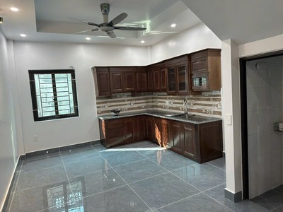 Bán căn nhà 3 tầng có gara oto ngõ phố Vũ Hựu, ph Thanh Bình, TP HD, 50m2, mt 4m, 3 ngủ 6