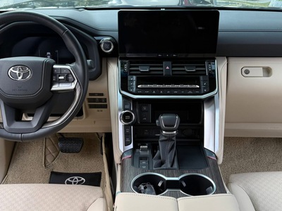 Bán Land Cruiser LC300 sản xuất 2025 siêu lướt, mới 99,99. 8