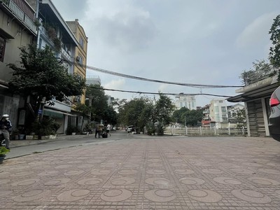 Hoa khôi mới nổi phố hồng tiến 85m2, mt5m, đất vàng, view  vườn hoa - 3x tỷ 3