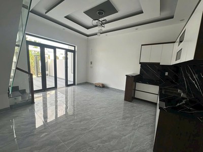 Nhà 2 tầng mới đẹp long lanh   đường ôtô thông rộng 8m 2