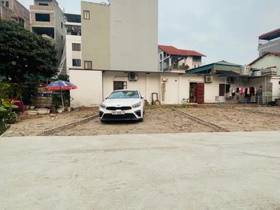 Chỉ 12 tỷ, đất vàng hàng hiếm phố ngọc thụy 50m2, mt5,1m, xe tải vào nhà 1