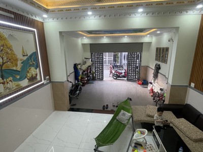 Bán nhà 2 tầng dĩ an,shr thổ cư,đường 2 ô tô thông,kinh doanh buôn bán tốt 1