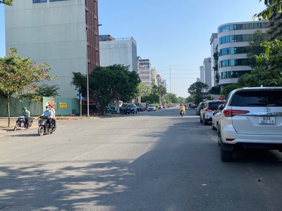 Bán nhà mặt tiền dự án huy hoàng, diện tích 8x20, 5 tầng, cách đường tạ hiện 100m, giá 50 tỷ. 1