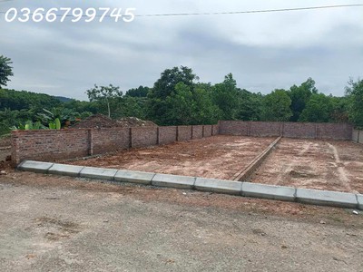 Bán lô đất ở đô thị full thổ cư có diện tích 134m2, mặt tiền 6m, giá chỉ 6xx triệu 0