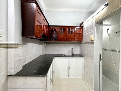  bán nhà đẹp vào ở ngay- cách 3 căn ra mt xe hơi- đ.đoàn văn bơ- nhà ngay chợ- giao thương hoàng 0