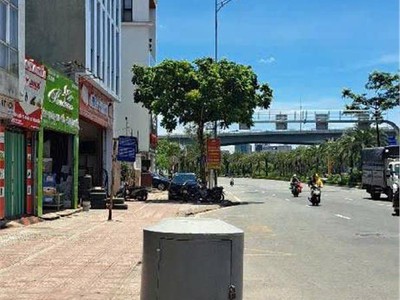 Bán nhà mặt phố ngô gia tự   90m    2 mặt tiền   vỉa hè rộng   giá 3x tỷ   vị trí đầu phố   kinh 1