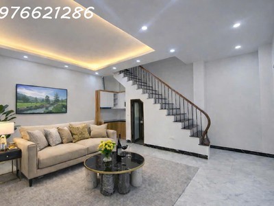 Bán nhà kẻ tạnh   long biên   30m    5 tầng   giá 6,x tỷ   ô tô đỗ cổng   nhà mới hiện đại   trung 0