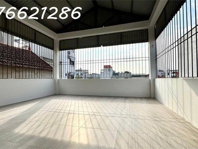 Bán nhà lô góc việt hưng 65m 4 tầng ngõ ô tô giá 16,x tỷ gần phố sổ đỏ vuông gara ô 2