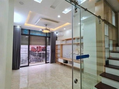 Lạc long quân 35m x6 tầng 16,8 tỷ-ô tô tránh đỗ,ngõ thông,5p ra hồ tây 1