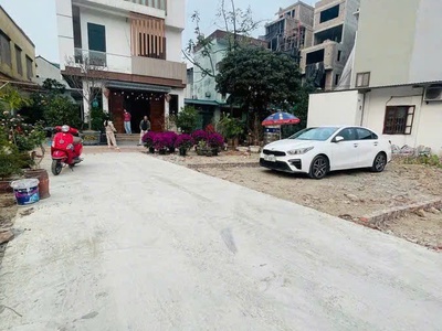 Đất vàng phân lô ngọc thuỵ dt 50m - mt 5,1m oto tải ra vào giá 12 tỷ chẵn 1