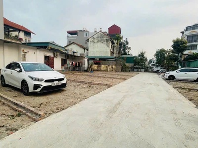 Đất vàng phân lô ngọc thuỵ dt 50m - mt 5,1m oto tải ra vào giá 12 tỷ chẵn 2