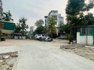 Đất vàng phân lô ngọc thuỵ dt 50m - mt 5,1m oto tải ra vào giá 12 tỷ chẵn 3