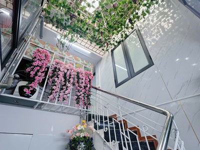 Chính chủ cho thuê mặt bằng tầng 2, 80m2, 4 phòng, Đê La Thành Nhỏ, quận Đống Đa, HN 2