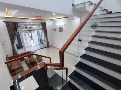  nhà 2 tầng mới   đường 10m5 ngũ hành sơn   giá chỉ 6,95 tỷ  0