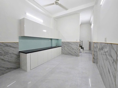 Mặt tiền tạ quang bửu lửng 2lầu p2q8  p.chánh hưng 1