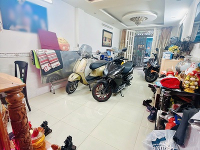 Nhà 1 lầu btct hẻm 5m / âu dương lân p3q8  p.chánh hưng 3