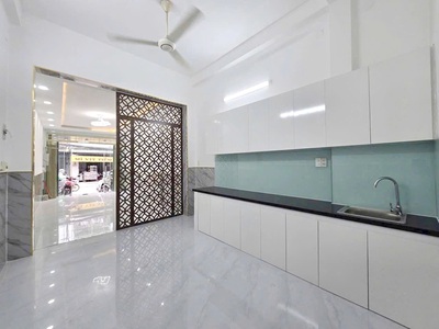 Mặt tiền tạ quang bửu lửng 2lầu p2q8  p.chánh hưng 2